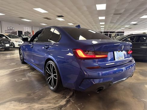 Used 2022 BMW 330i Sedan w/ M Sport Package image 18