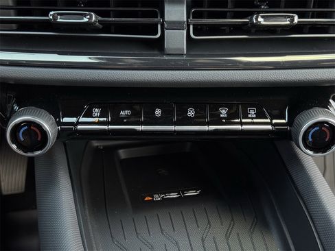 New 2026 Chevrolet Equinox EV RS image 14