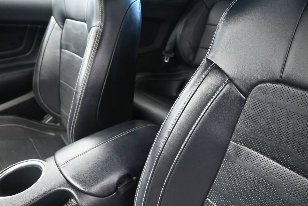Used 2021 Ford Mustang GT Premium w/ Equipment Group 401A RWD image 14