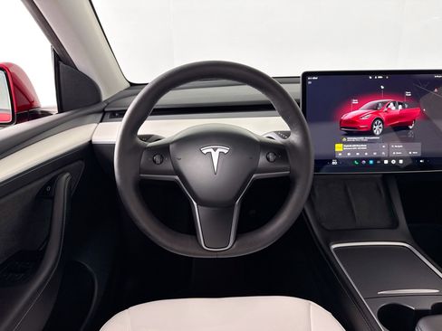 Used 2023 Tesla Model Y Long Range image 23