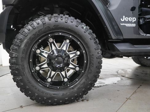 Used 2018 Jeep Wrangler Sport AWD/4WD image 26