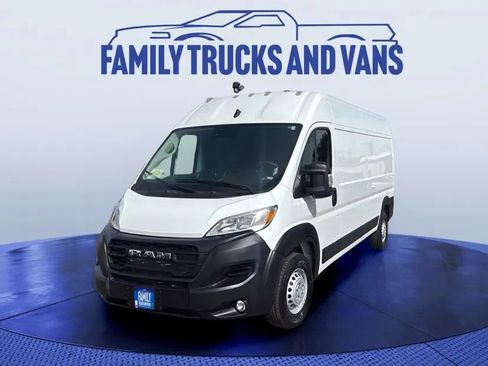 Used 2025 RAM ProMaster 2500 w/ Convenience Group image 1