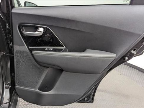 Used 2022 Kia Niro EX FWD image 19