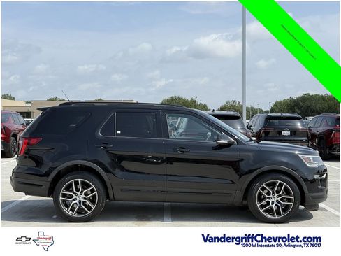Used 2018 Ford Explorer Sport w/ Equipment Group 401A AWD/4WD image 3