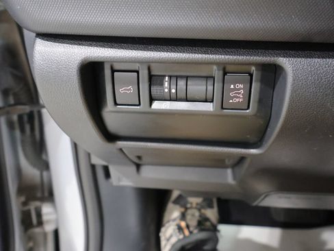 Used 2025 Subaru Forester Premium AWD/4WD image 31