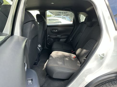 Used 2025 Honda HR-V Sport image 4