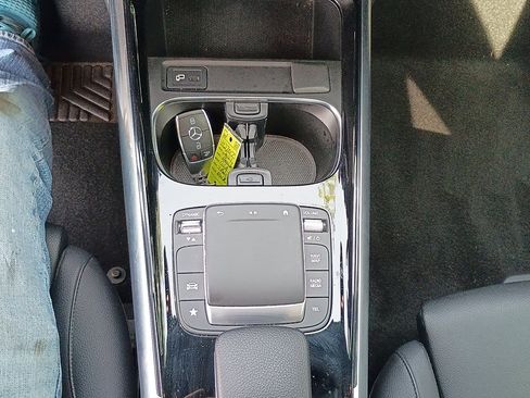 Used 2021 Mercedes-Benz GLA 250 4MATIC image 24