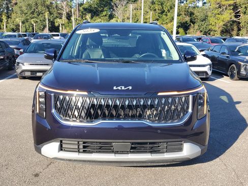 Certified 2025 Kia Carnival EX image 2