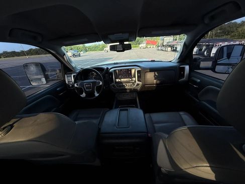 Used 2015 GMC Sierra 2500 SLT RWD image 9
