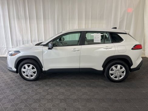 Used 2023 Toyota Corolla Cross L AWD/4WD image 28