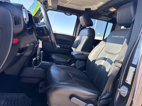 Used 2016 Jeep Wrangler Unlimited Rubicon image 14