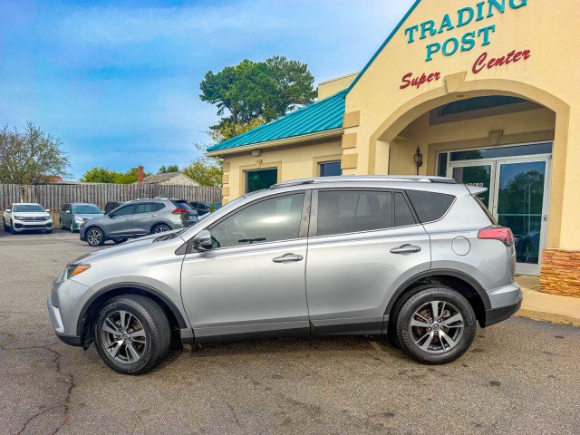 Used 2017 Toyota RAV4 XLE FWD image 24