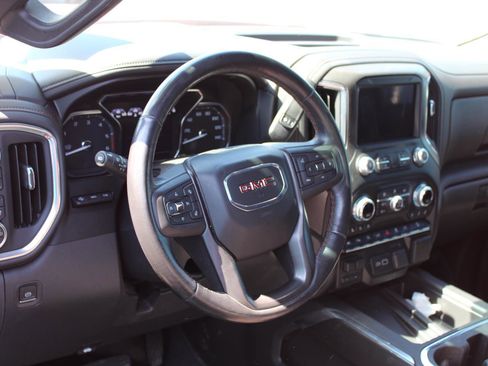 Used 2021 GMC Sierra 1500 AT4 w/ Technology Package image 9