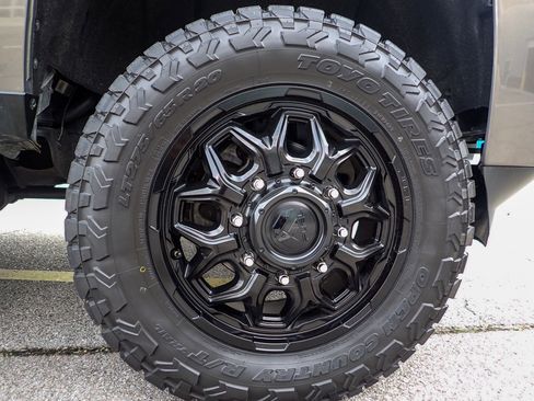 Used 2017 Chevrolet Silverado 3500 High Country w/ Duramax Plus Package image 11