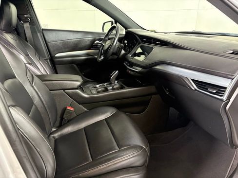 Used 2022 Cadillac XT4 Premium Luxury w/ Safety Alert Package image 14