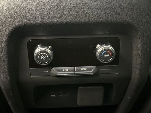 Used 2025 GMC Acadia Elevation image 20