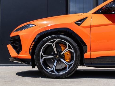 Used 2025 Lamborghini Urus SE AWD/4WD image 11