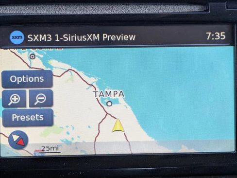 Used 2015 Nissan Juke SL image 12