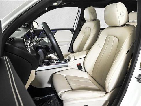 Certified 2024 Mercedes-Benz GLB 250 4MATIC image 18