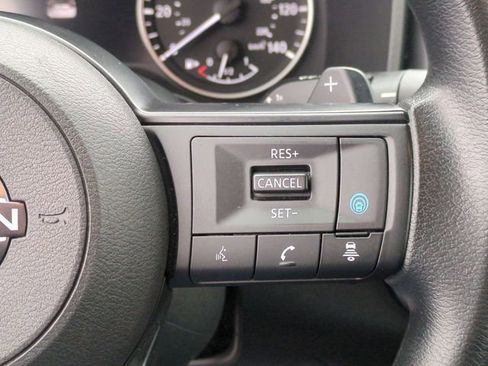 Used 2024 Nissan Rogue SV image 18