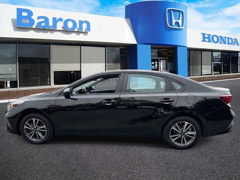 Used 2023 Kia Forte LXS FWD image 3