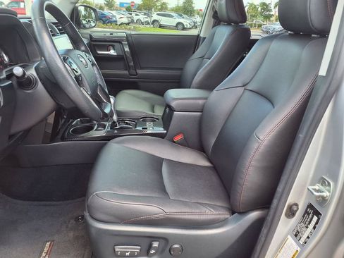 Used 2024 Toyota 4Runner TRD Off-Road Premium w/ Moonroof Package AWD/4WD image 29
