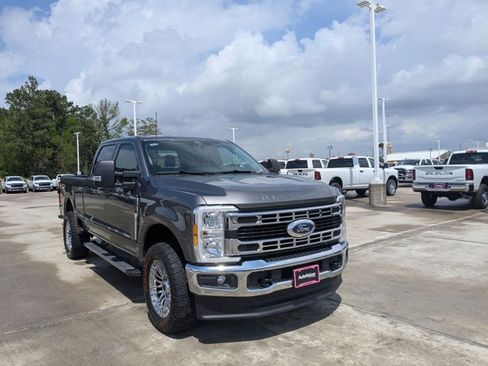Used 2025 Ford F250 XLT w/ 360-Degree Camera Package image 3
