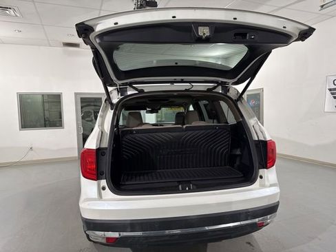 Used 2018 Honda Pilot Touring image 14