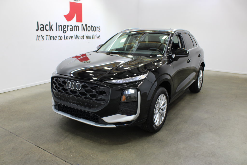 New 2026 Audi Q3 quattro 2.0T AWD/4WD image 2