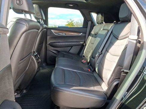 Used 2017 Cadillac XT5 Platinum w/ Driver Assist Package image 10