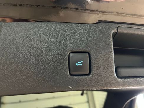 Used 2023 Ford Escape ST-Line Elite AWD/4WD image 10