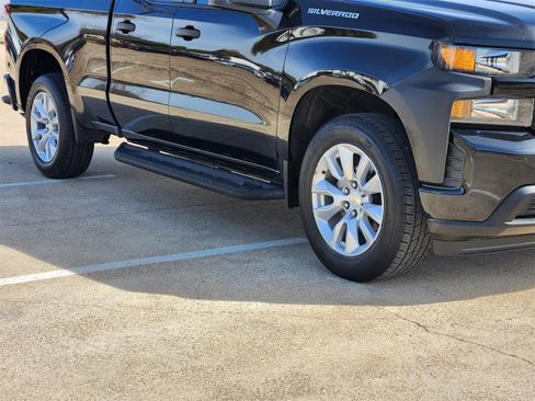 Used 2022 Chevrolet Silverado 1500 Custom image 9