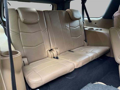 Used 2019 Cadillac Escalade ESV Platinum image 17