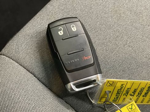 Used 2024 RAM 2500 Big Horn image 28