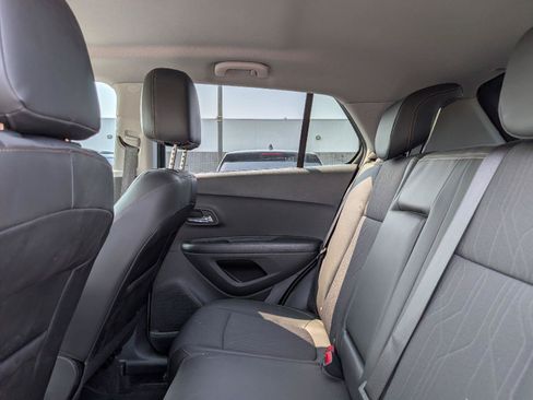 Used 2022 Chevrolet Trax LT w/ Redline Edition AWD/4WD image 10