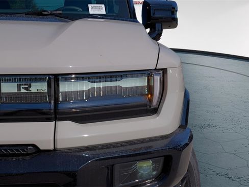 New 2026 GMC Hummer EV 4x4 Crew Cab image 3