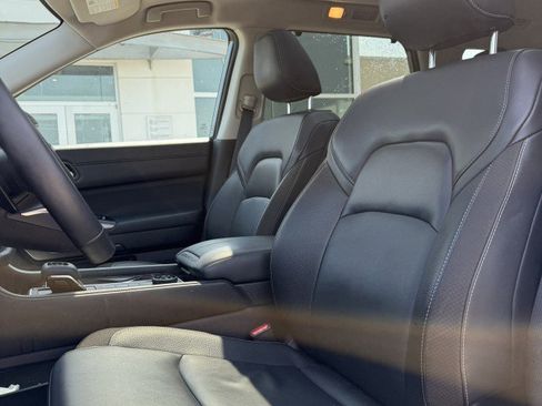 Used 2024 Nissan Pathfinder SL w/ SL Premium Package image 10