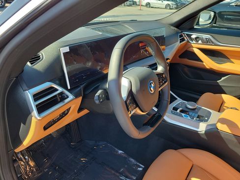 Used 2025 BMW i4 eDrive40 w/ Parking Assistance Package RWD image 19