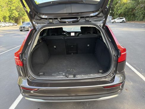 Certified 2025 Volvo V60 B5 Cross Country Plus AWD/4WD image 34