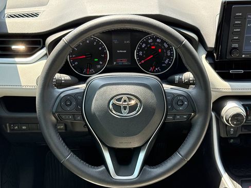 Used 2021 Toyota RAV4 XLE Premium FWD image 14