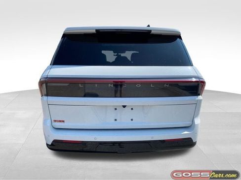Used 2025 Lincoln Navigator Reserve w/ Jet Appearance Package AWD/4WD image 4