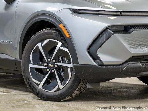 New 2026 Chevrolet Equinox EV LT image 4