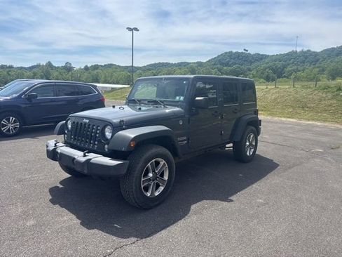 Used 2018 Jeep Wrangler Unlimited Sport S AWD/4WD image 4