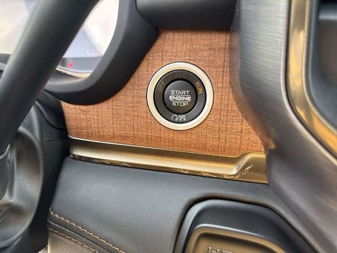 Used 2024 RAM 2500 Limited w/ Safety Group image 17