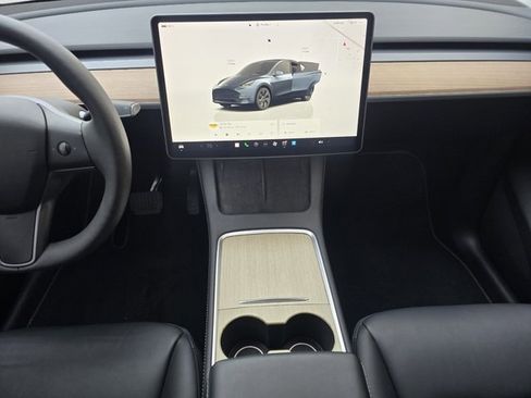 Used 2024 Tesla Model Y Long Range image 28