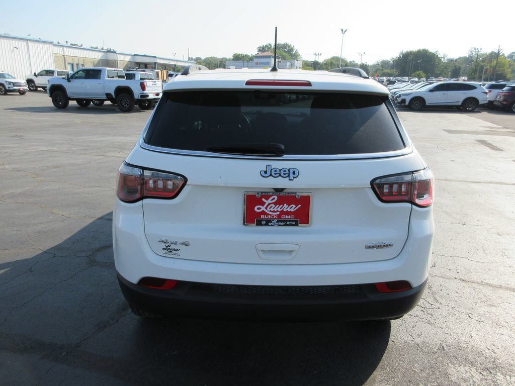 Used 2017 Jeep Compass Latitude w/ Cold Weather Group AWD/4WD image 7