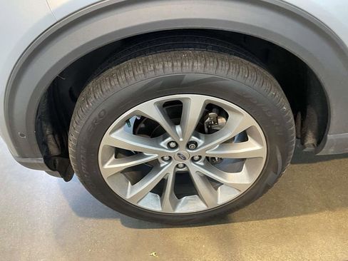 Used 2021 Ford Explorer Platinum w/ Equipment Group 601A AWD/4WD image 12