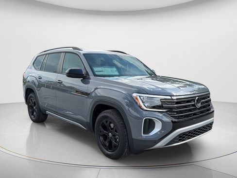 New 2026 Volkswagen Atlas Peak Edition AWD/4WD image 3