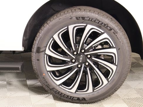 New 2026 Lincoln Navigator Black Label AWD/4WD image 21