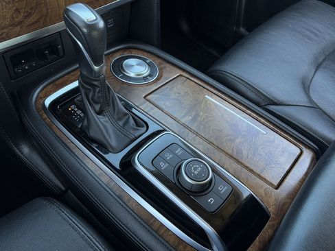 Used 2023 Nissan Armada SL w/ Captain's Chairs Package image 19